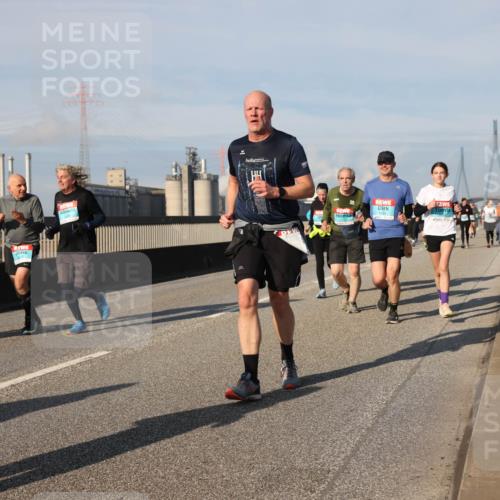 03.10.2025 - Köhlbrandbrückenlauf Lena Gebhardt http://msf.ph/oto/9083476 03.10.2025 10:04:54 Position 2  meine-sportfotos.de