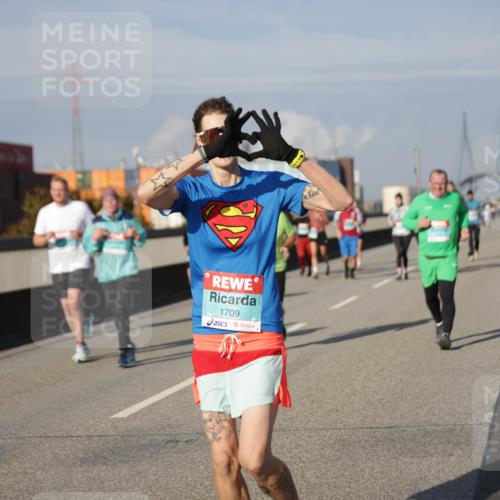03.10.2025 - Köhlbrandbrückenlauf Jannik Wohlers http://msf.ph/oto/9083487 03.10.2025 10:06:05 Position 3 1709 meine-sportfotos.de