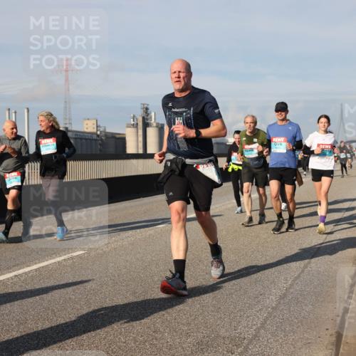 03.10.2025 - Köhlbrandbrückenlauf Lena Gebhardt http://msf.ph/oto/9083491 03.10.2025 10:04:54 Position 2  meine-sportfotos.de