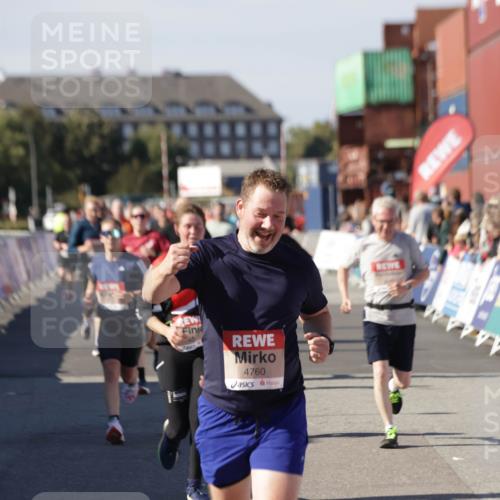 03.10.2025 - Köhlbrandbrückenlauf Jannik Wohlers http://msf.ph/oto/9083501 03.10.2025 13:18:24 Ziel 4154, 4280, 4341, 4560, 4581, 4600, 4760, 4819, 4882, 5192, 5379, 5440, 5691, 5722, 5816, 6001 meine-sportfotos.de