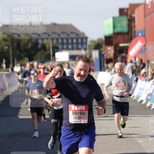 03.10.2025 - Köhlbrandbrückenlauf Jannik Wohlers http://msf.ph/oto/9083520 03.10.2025 13:18:24 Ziel 4154, 4280, 4341, 4560, 4581, 4600, 4760, 4819, 4882, 5192, 5379, 5440, 5691, 5722, 5816, 6001 meine-sportfotos.de