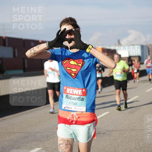03.10.2025 - Köhlbrandbrückenlauf Jannik Wohlers http://msf.ph/oto/9083521 03.10.2025 10:06:06 Position 3 1709 meine-sportfotos.de