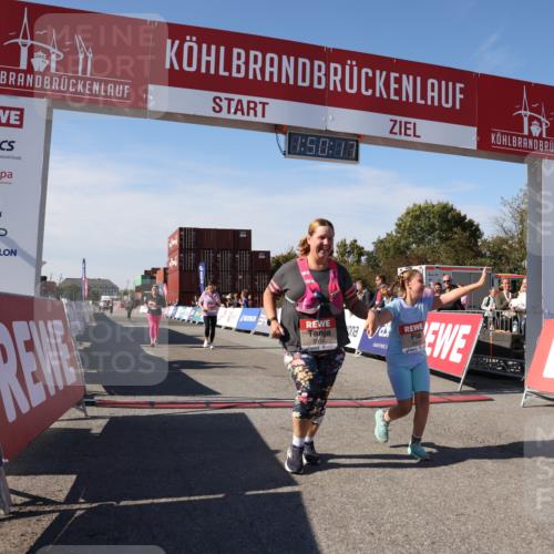 03.10.2025 - Köhlbrandbrückenlauf Lena Gebhardt http://msf.ph/oto/9083527 03.10.2025 13:50:17 Ziel 5225, 5547, 5611, 5612 meine-sportfotos.de