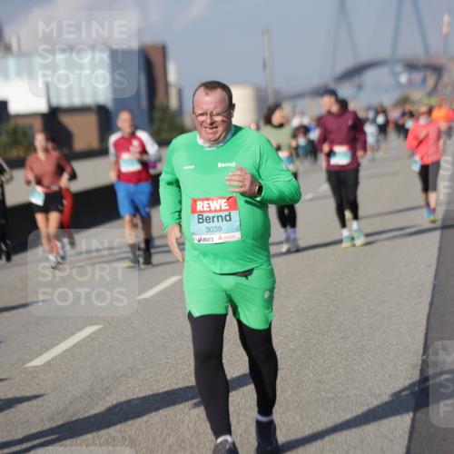 03.10.2025 - Köhlbrandbrückenlauf Jannik Wohlers http://msf.ph/oto/9083535 03.10.2025 10:06:07 Position 3 3039 meine-sportfotos.de