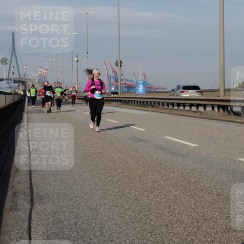 03.10.2025 - Köhlbrandbrückenlauf Fabian Wolf http://msf.ph/oto/9083546 03.10.2025 10:19:20 Position 3  meine-sportfotos.de