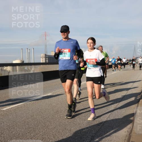 03.10.2025 - Köhlbrandbrückenlauf Lena Gebhardt http://msf.ph/oto/9083554 03.10.2025 10:04:56 Position 2 1652, 1, 1653 meine-sportfotos.de