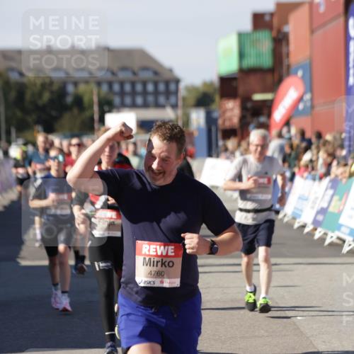03.10.2025 - Köhlbrandbrückenlauf Jannik Wohlers http://msf.ph/oto/9083565 03.10.2025 13:18:24 Ziel 4154, 4280, 4341, 4560, 4581, 4600, 4760, 4819, 4882, 5192, 5379, 5440, 5691, 5722, 5816, 6001 meine-sportfotos.de