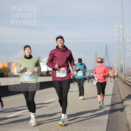 03.10.2025 - Köhlbrandbrückenlauf Jannik Wohlers http://msf.ph/oto/9083568 03.10.2025 10:06:15 Position 3 2310, 1160 meine-sportfotos.de