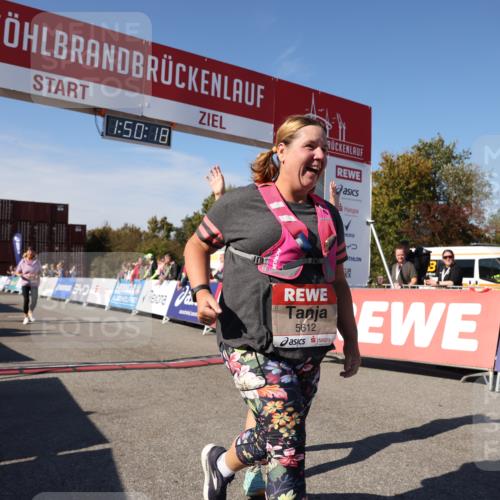 03.10.2025 - Köhlbrandbrückenlauf Lena Gebhardt http://msf.ph/oto/9083584 03.10.2025 13:50:18 Ziel 5225, 5547, 5611, 5612 meine-sportfotos.de