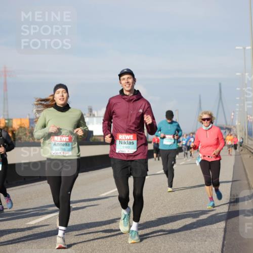 03.10.2025 - Köhlbrandbrückenlauf Jannik Wohlers http://msf.ph/oto/9083587 03.10.2025 10:06:15 Position 3 2310, 1160 meine-sportfotos.de