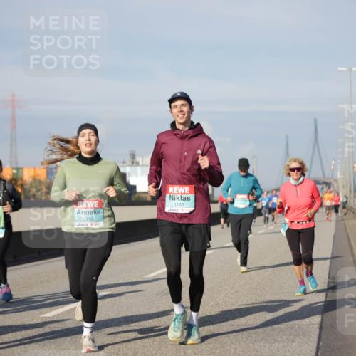 03.10.2025 - Köhlbrandbrückenlauf Jannik Wohlers http://msf.ph/oto/9083590 03.10.2025 10:06:15 Position 3 2310, 1160 meine-sportfotos.de