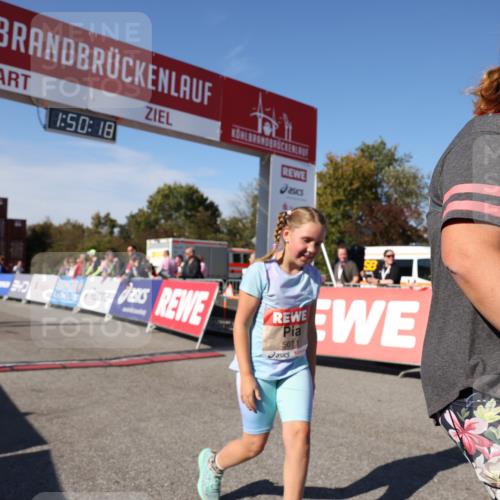 03.10.2025 - Köhlbrandbrückenlauf Lena Gebhardt http://msf.ph/oto/9083594 03.10.2025 13:50:19 Ziel 5225, 5547, 5611, 5612 meine-sportfotos.de