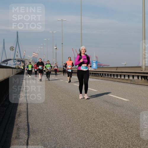03.10.2025 - Köhlbrandbrückenlauf Fabian Wolf http://msf.ph/oto/9083595 03.10.2025 10:19:22 Position 3 2531, 3 meine-sportfotos.de