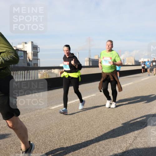 03.10.2025 - Köhlbrandbrückenlauf Lena Gebhardt http://msf.ph/oto/9083605 03.10.2025 10:04:58 Position 2 713 meine-sportfotos.de
