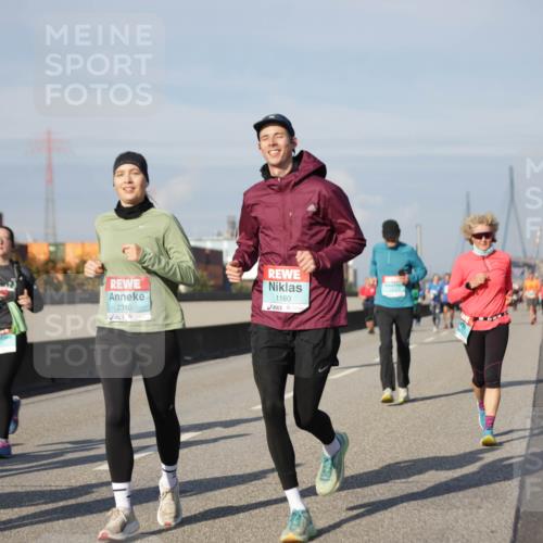 03.10.2025 - Köhlbrandbrückenlauf Jannik Wohlers http://msf.ph/oto/9083607 03.10.2025 10:06:15 Position 3 2310, 1160 meine-sportfotos.de