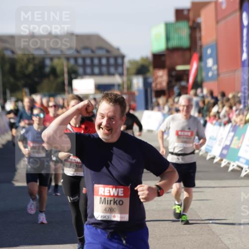 03.10.2025 - Köhlbrandbrückenlauf Jannik Wohlers http://msf.ph/oto/9083615 03.10.2025 13:18:25 Ziel 4154, 4280, 4341, 4560, 4581, 4600, 4760, 4819, 4882, 5192, 5379, 5440, 5691, 5722, 5816, 6001 meine-sportfotos.de