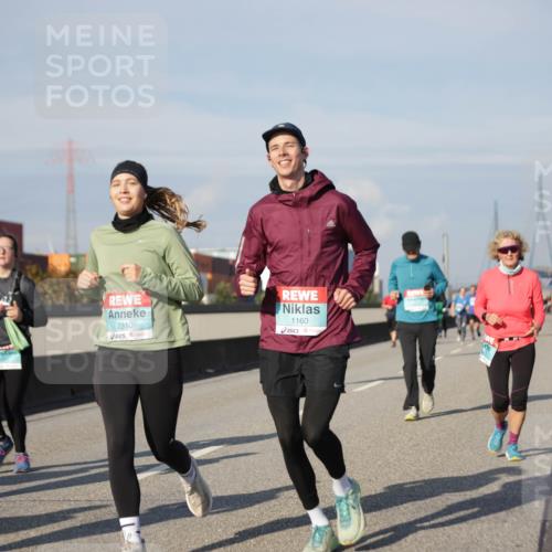 03.10.2025 - Köhlbrandbrückenlauf Jannik Wohlers http://msf.ph/oto/9083622 03.10.2025 10:06:15 Position 3 2310, 1160 meine-sportfotos.de