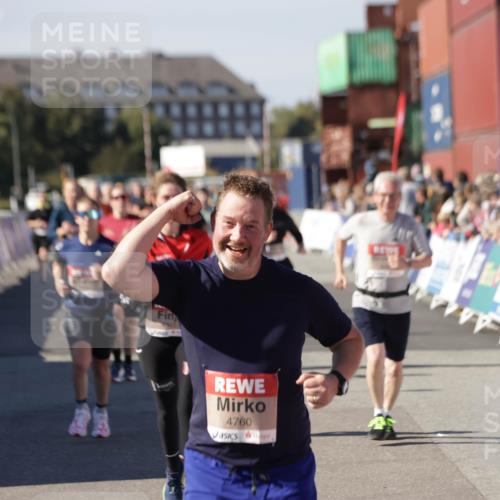 03.10.2025 - Köhlbrandbrückenlauf Jannik Wohlers http://msf.ph/oto/9083628 03.10.2025 13:18:25 Ziel 4154, 4280, 4341, 4560, 4581, 4600, 4760, 4819, 4882, 5192, 5379, 5440, 5691, 5722, 5816, 6001 meine-sportfotos.de