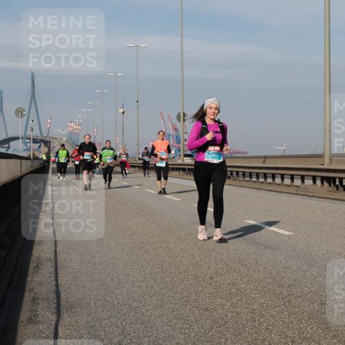 03.10.2025 - Köhlbrandbrückenlauf Fabian Wolf http://msf.ph/oto/9083632 03.10.2025 10:19:23 Position 3 2531 meine-sportfotos.de