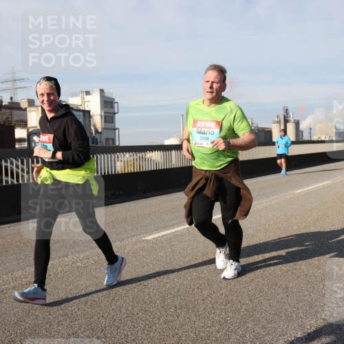 03.10.2025 - Köhlbrandbrückenlauf Lena Gebhardt http://msf.ph/oto/9083640 03.10.2025 10:04:59 Position 2 3398 meine-sportfotos.de