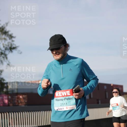 03.10.2025 - Köhlbrandbrückenlauf Jannik Wohlers http://msf.ph/oto/9083648 03.10.2025 10:06:21 Position 3 2111, 6 meine-sportfotos.de