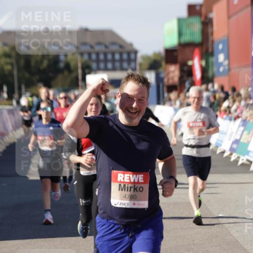 03.10.2025 - Köhlbrandbrückenlauf Jannik Wohlers http://msf.ph/oto/9083661 03.10.2025 13:18:25 Ziel 4154, 4280, 4341, 4560, 4581, 4600, 4760, 4819, 4882, 5192, 5379, 5440, 5691, 5722, 5816, 6001 meine-sportfotos.de