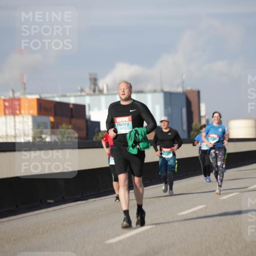 03.10.2025 - Köhlbrandbrückenlauf Jannik Wohlers http://msf.ph/oto/9083669 03.10.2025 10:06:22 Position 3 2873 meine-sportfotos.de