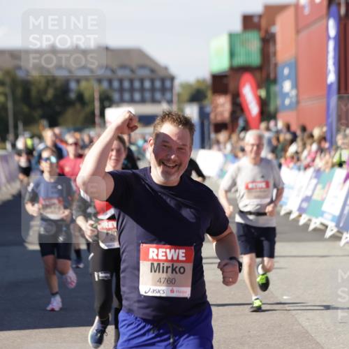 03.10.2025 - Köhlbrandbrückenlauf Jannik Wohlers http://msf.ph/oto/9083696 03.10.2025 13:18:25 Ziel 4154, 4280, 4341, 4560, 4581, 4600, 4760, 4819, 4882, 5192, 5379, 5440, 5691, 5722, 5816, 6001 meine-sportfotos.de