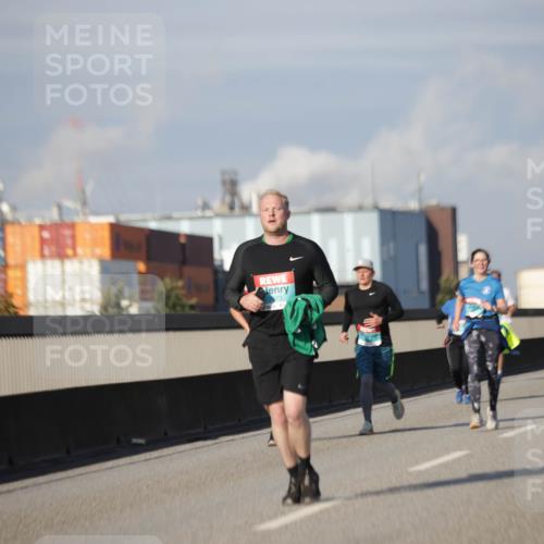 03.10.2025 - Köhlbrandbrückenlauf Jannik Wohlers http://msf.ph/oto/9083697 03.10.2025 10:06:22 Position 3  meine-sportfotos.de