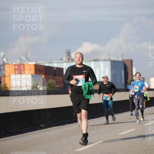 03.10.2025 - Köhlbrandbrückenlauf Jannik Wohlers http://msf.ph/oto/9083704 03.10.2025 10:06:23 Position 3 873 meine-sportfotos.de