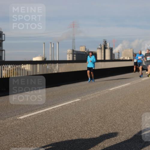 03.10.2025 - Köhlbrandbrückenlauf Lena Gebhardt http://msf.ph/oto/9083706 03.10.2025 10:04:59 Position 2  meine-sportfotos.de