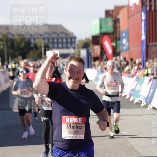 03.10.2025 - Köhlbrandbrückenlauf Jannik Wohlers http://msf.ph/oto/9083712 03.10.2025 13:18:25 Ziel 4154, 4280, 4341, 4560, 4581, 4600, 4760, 4819, 4882, 5192, 5379, 5440, 5691, 5722, 5816, 6001 meine-sportfotos.de