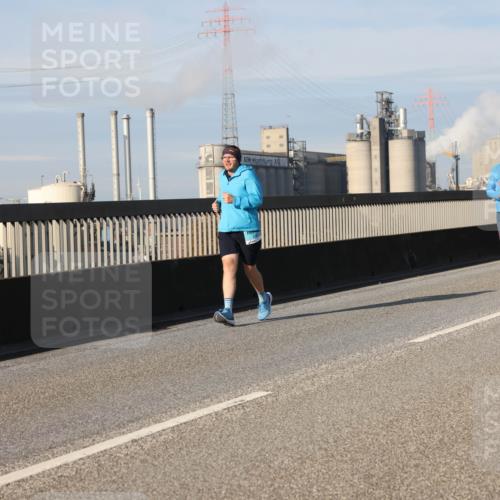 03.10.2025 - Köhlbrandbrückenlauf Lena Gebhardt http://msf.ph/oto/9083713 03.10.2025 10:05:00 Position 2  meine-sportfotos.de