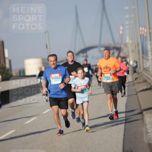 03.10.2025 - Köhlbrandbrückenlauf Jannik Wohlers http://msf.ph/oto/9083714 03.10.2025 10:06:27 Position 3 2862 meine-sportfotos.de