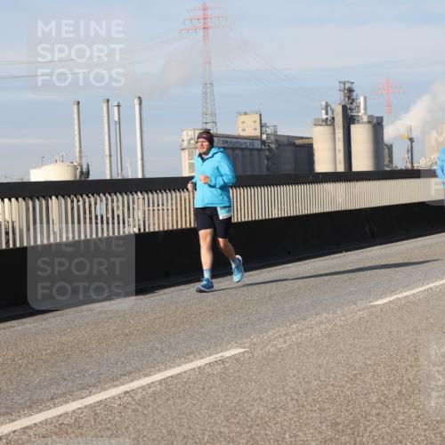 03.10.2025 - Köhlbrandbrückenlauf Lena Gebhardt http://msf.ph/oto/9083717 03.10.2025 10:05:00 Position 2  meine-sportfotos.de