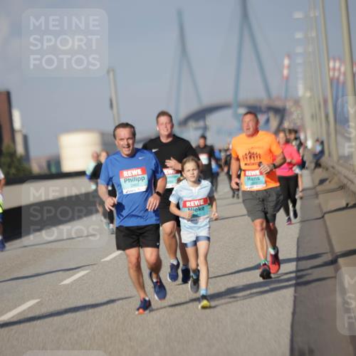 03.10.2025 - Köhlbrandbrückenlauf Jannik Wohlers http://msf.ph/oto/9083724 03.10.2025 10:06:27 Position 3 2862, 1853 meine-sportfotos.de
