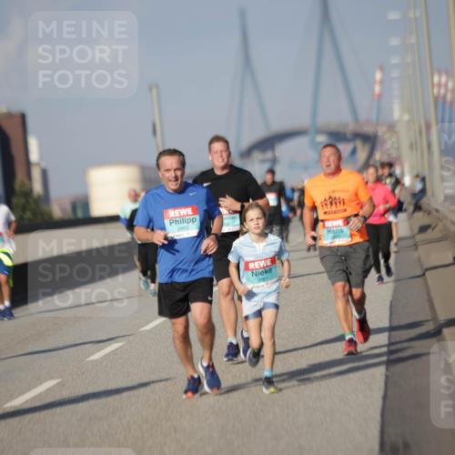 03.10.2025 - Köhlbrandbrückenlauf Jannik Wohlers http://msf.ph/oto/9083727 03.10.2025 10:06:27 Position 3 2862, 2861 meine-sportfotos.de