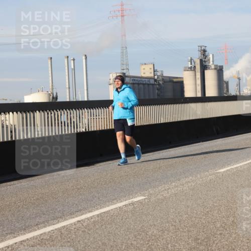 03.10.2025 - Köhlbrandbrückenlauf Lena Gebhardt http://msf.ph/oto/9083730 03.10.2025 10:05:00 Position 2  meine-sportfotos.de