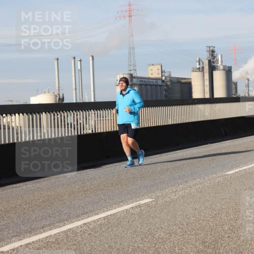 03.10.2025 - Köhlbrandbrückenlauf Lena Gebhardt http://msf.ph/oto/9083735 03.10.2025 10:05:00 Position 2  meine-sportfotos.de