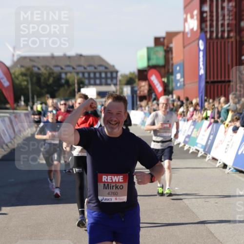 03.10.2025 - Köhlbrandbrückenlauf Jannik Wohlers http://msf.ph/oto/9083736 03.10.2025 13:18:25 Ziel 4154, 4280, 4341, 4560, 4581, 4600, 4760, 4819, 4882, 5192, 5379, 5440, 5691, 5722, 5816, 6001 meine-sportfotos.de