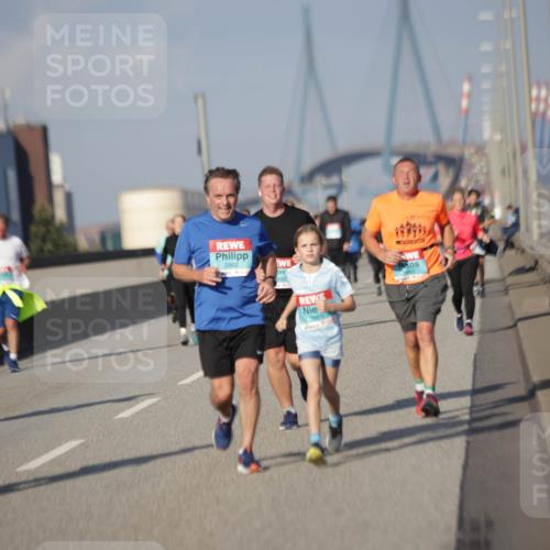 03.10.2025 - Köhlbrandbrückenlauf Jannik Wohlers http://msf.ph/oto/9083746 03.10.2025 10:06:27 Position 3 2862, 2861 meine-sportfotos.de