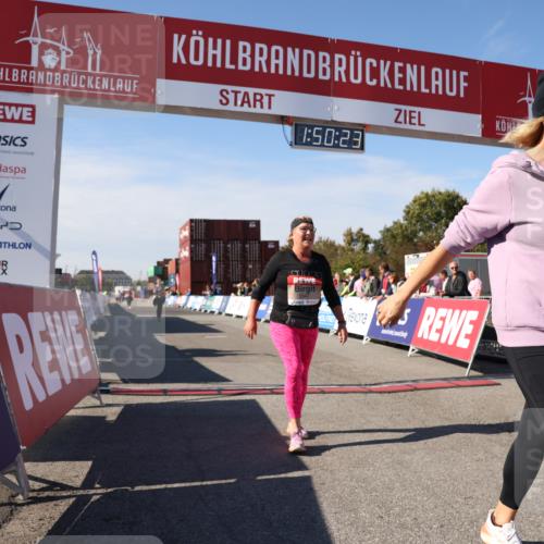 03.10.2025 - Köhlbrandbrückenlauf Lena Gebhardt http://msf.ph/oto/9083760 03.10.2025 13:50:23 Ziel 5225, 5294, 5547, 5611, 5612 meine-sportfotos.de
