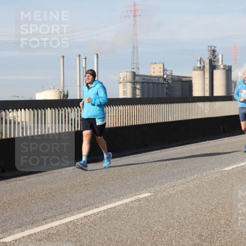 03.10.2025 - Köhlbrandbrückenlauf Lena Gebhardt http://msf.ph/oto/9083762 03.10.2025 10:05:01 Position 2  meine-sportfotos.de