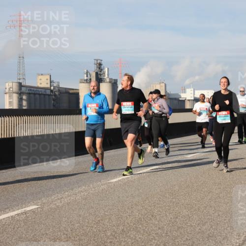 03.10.2025 - Köhlbrandbrückenlauf Lena Gebhardt http://msf.ph/oto/9083768 03.10.2025 10:05:02 Position 2 2229, 2289, 2356 meine-sportfotos.de