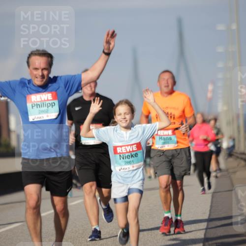 03.10.2025 - Köhlbrandbrückenlauf Jannik Wohlers http://msf.ph/oto/9083783 03.10.2025 10:06:29 Position 3 2862, 2861, 1853 meine-sportfotos.de