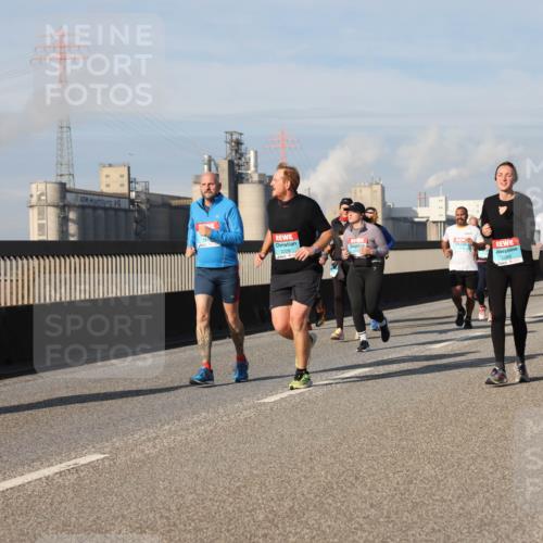 03.10.2025 - Köhlbrandbrückenlauf Lena Gebhardt http://msf.ph/oto/9083784 03.10.2025 10:05:02 Position 2 2229, 2289, 2356 meine-sportfotos.de