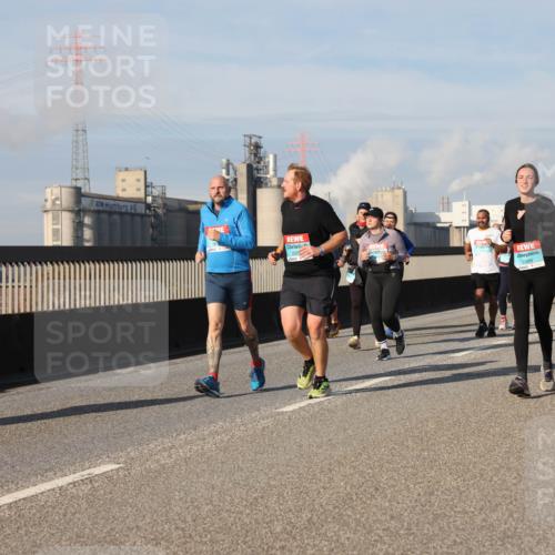 03.10.2025 - Köhlbrandbrückenlauf Lena Gebhardt http://msf.ph/oto/9083790 03.10.2025 10:05:02 Position 2 2289 meine-sportfotos.de