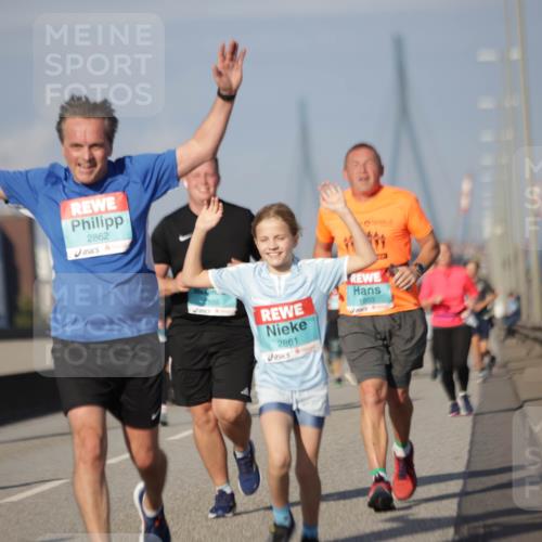 03.10.2025 - Köhlbrandbrückenlauf Jannik Wohlers http://msf.ph/oto/9083796 03.10.2025 10:06:30 Position 3 2862, 855, 2861, 1853 meine-sportfotos.de