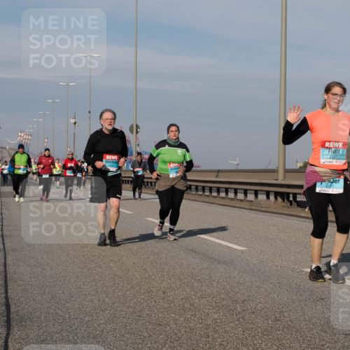03.10.2025 - Köhlbrandbrückenlauf Fabian Wolf http://msf.ph/oto/9083797 03.10.2025 10:19:32 Position 3 2483, 2620 meine-sportfotos.de