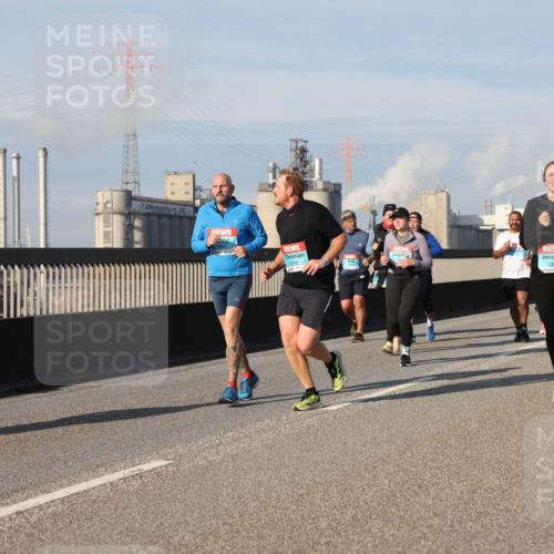 03.10.2025 - Köhlbrandbrückenlauf Lena Gebhardt http://msf.ph/oto/9083801 03.10.2025 10:05:02 Position 2 2229, 2289, 235 meine-sportfotos.de